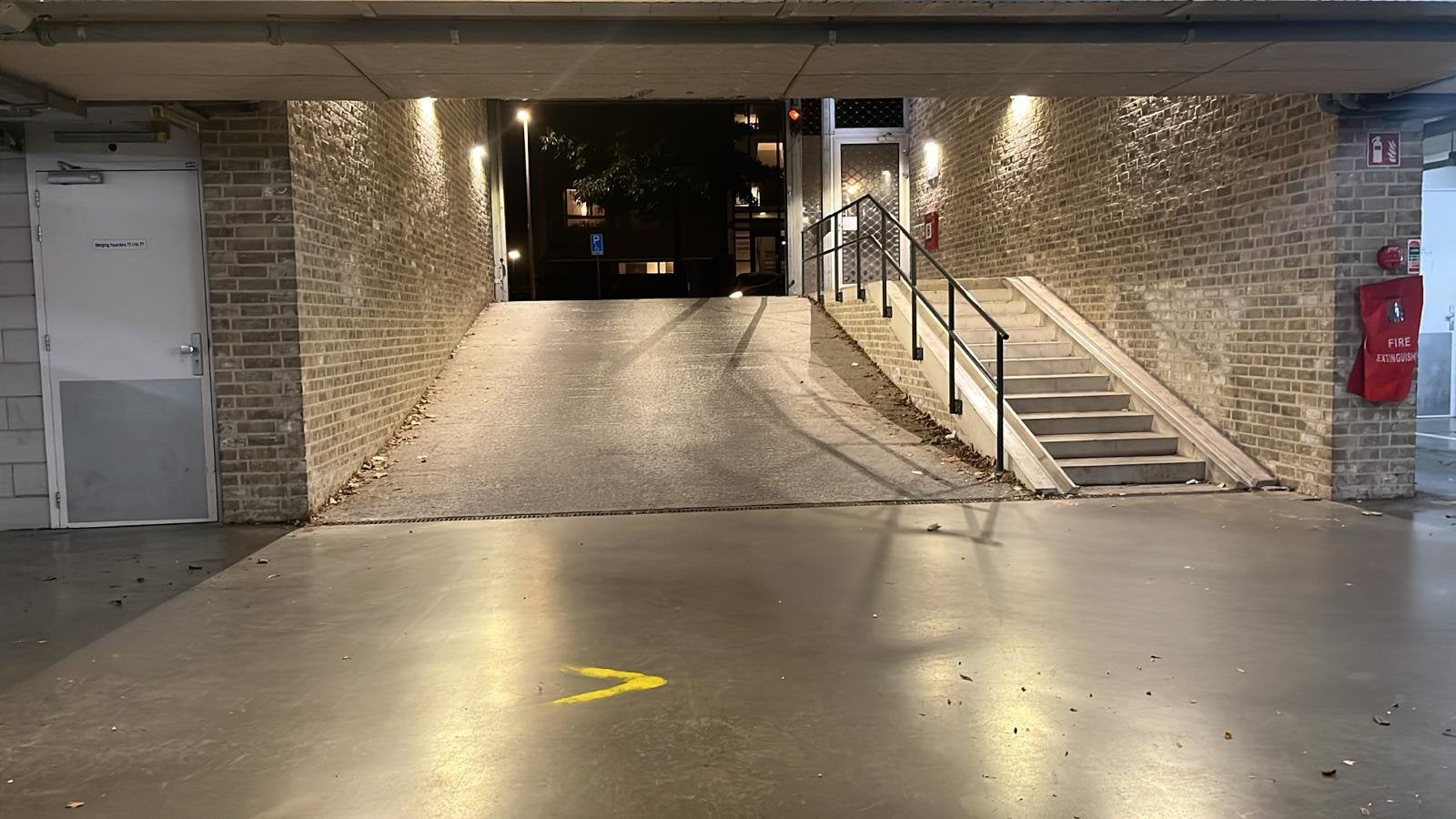 Te huur parkewrplek in afgesloten garage Geuzenveld., Ophalen of Verzenden, Gebruikt
