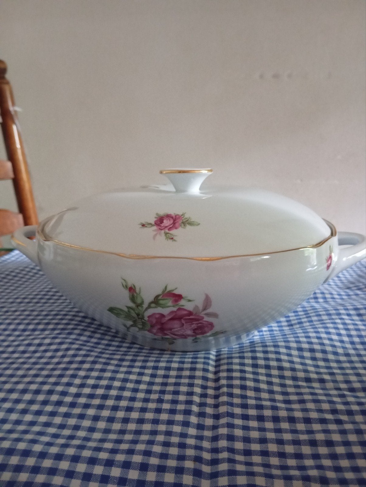 vintage rozenservies Bohemia Czechoslovakia 2 dekschalen, Ophalen of Verzenden