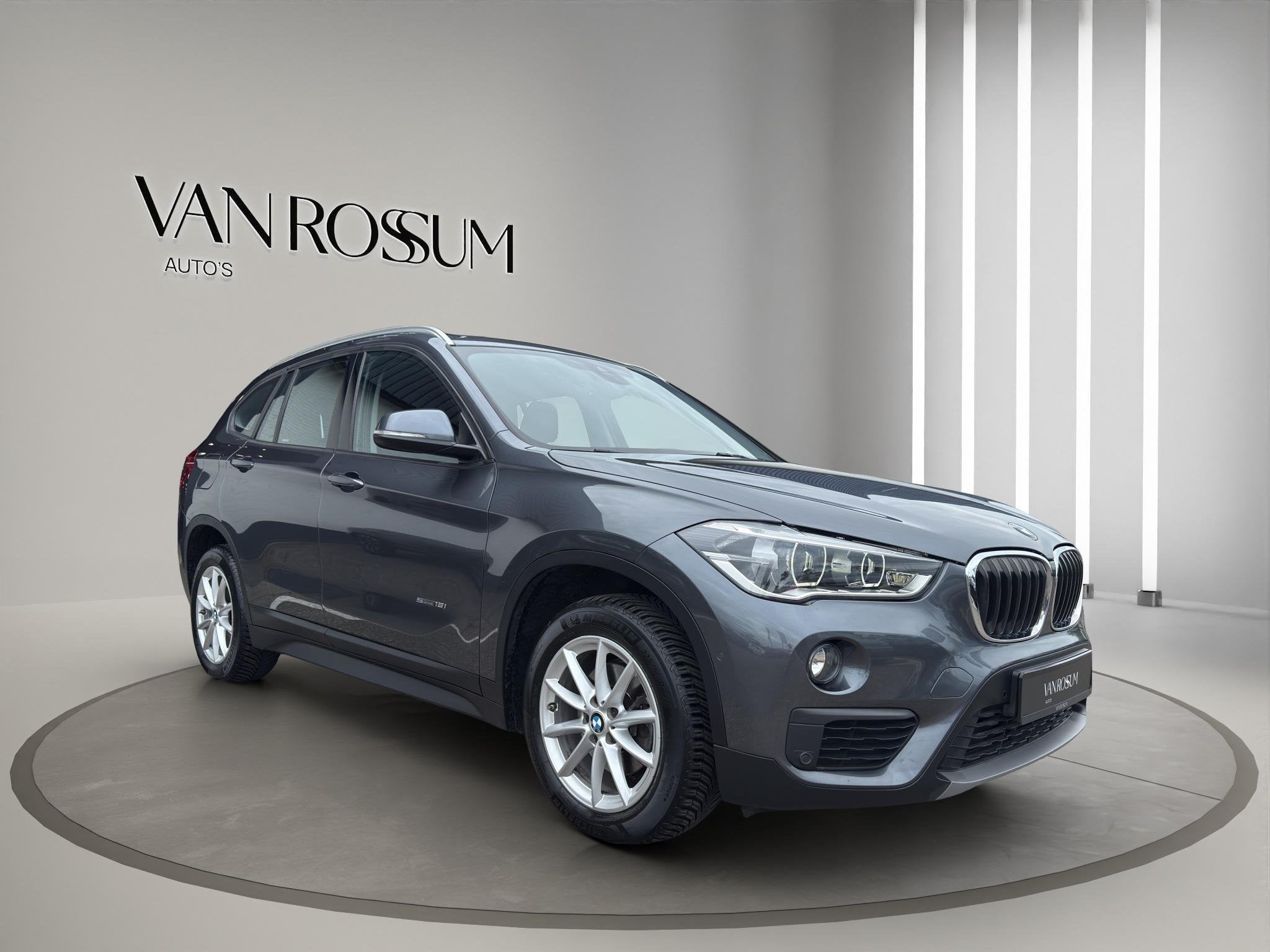 BMW X1 sDrive18i Executive | Verwarmde Sportstoelen | Camera