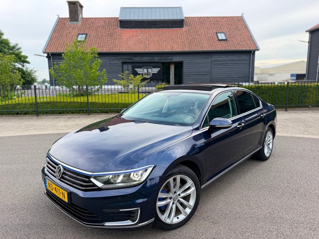 Volkswagen Passat 1.4 TSI GTE Highline PANORMADAK VIRTUAL-CO, Auto's, Volkswagen, Gebruikt, Hybride Elektrisch/Benzine, 1600 kg