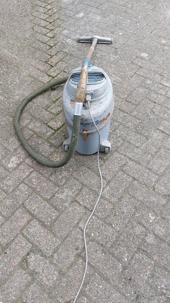 Stofzuiger. Nilfisk Type: GST, Overige merken, Ophalen of Verzenden, Zo goed als nieuw, Industriële stofzuiger