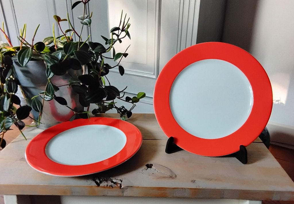 2 bordjes met oranje rand - gebaksbord - dessertbord, Keramiek, Ophalen of Verzenden, Zo goed als nieuw, Bord(en)