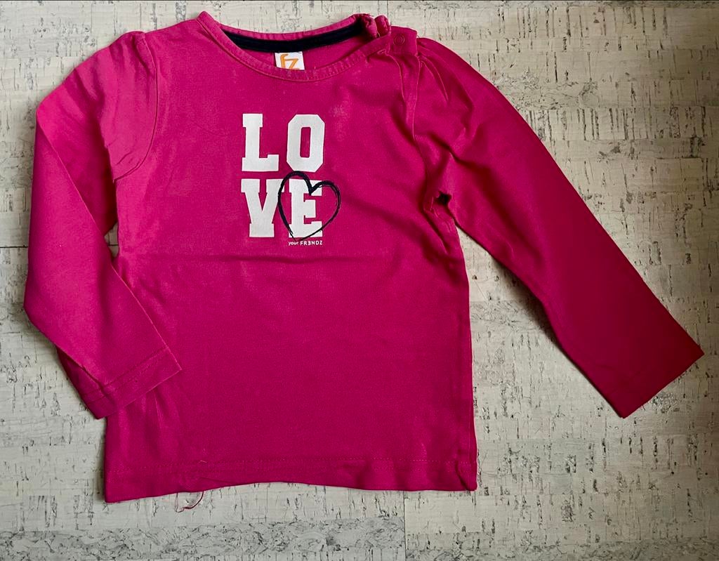 Roze longsleeve met 'LOVE' opdruk - maat 86, Ophalen of Verzenden, Zo goed als nieuw, Meisje, Shirtje of Longsleeve