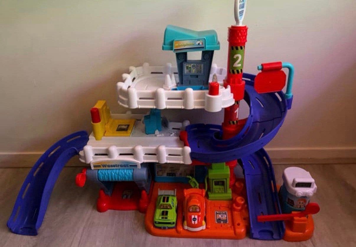 Te koop VTech Toet Toet Auto’s Pro Series Garage, Kinderen en Baby's, Speelgoed | Vtech, Ophalen, Zo goed als nieuw, 2 tot 4 jaar