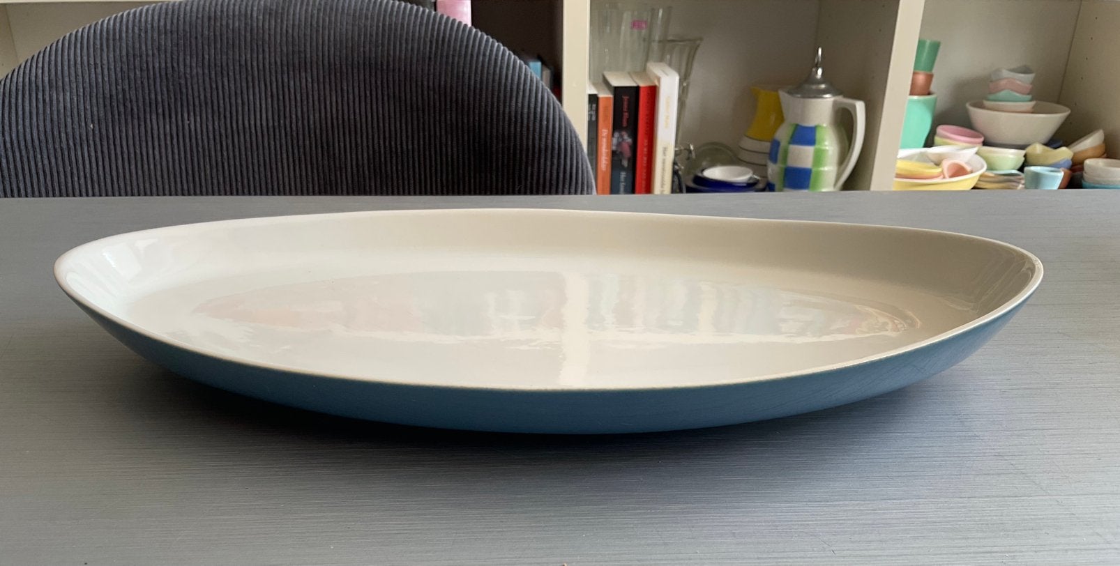 Fris Edam Jubilant blauw/wit ovale schaal; 35 cm lang; €30, Ophalen of Verzenden