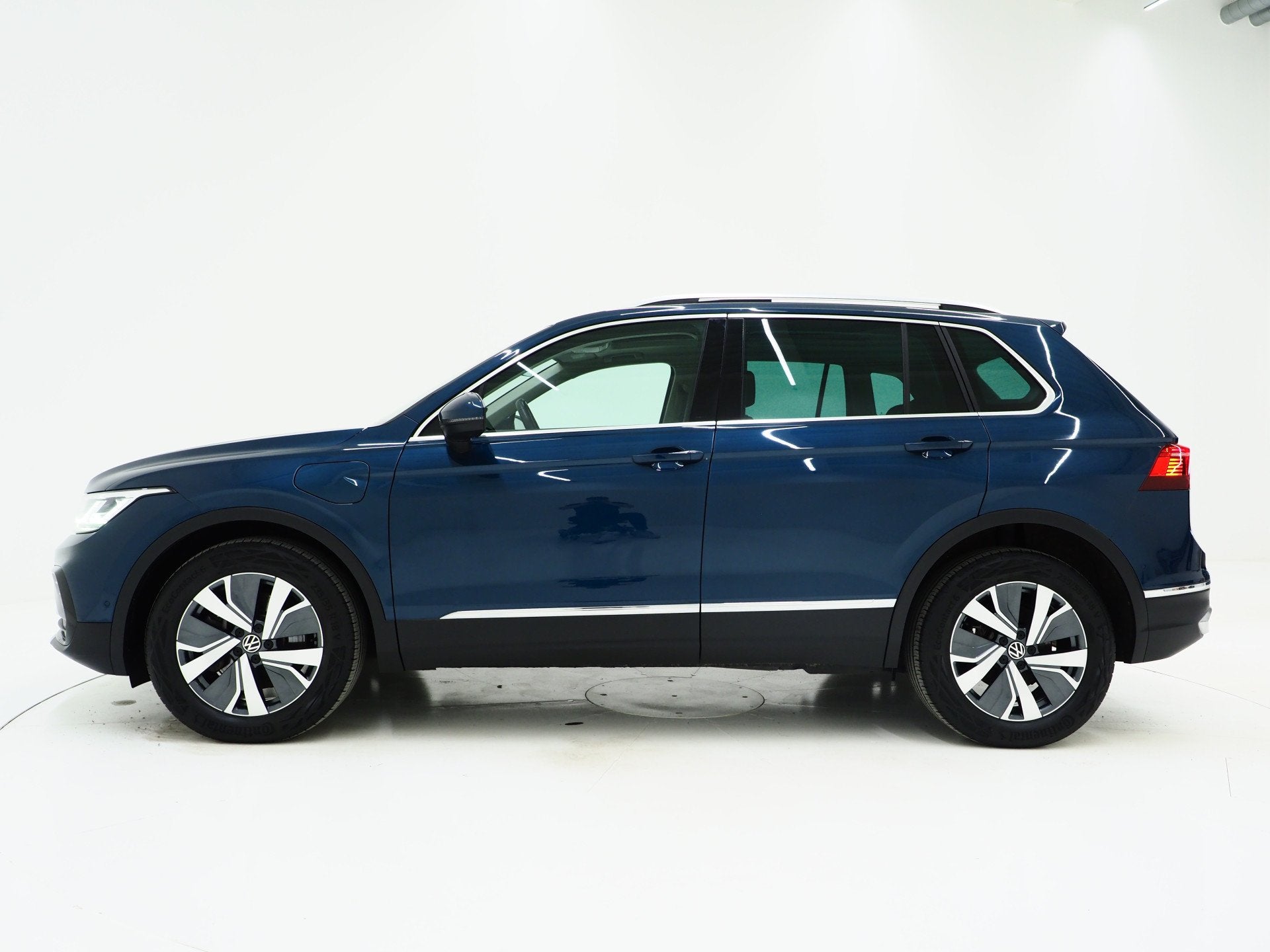 Volkswagen Tiguan 1.4 TSI eHybrid Elegance | Panoramadak | T, 1716 kg, Gebruikt, 4 cilinders, Blauw