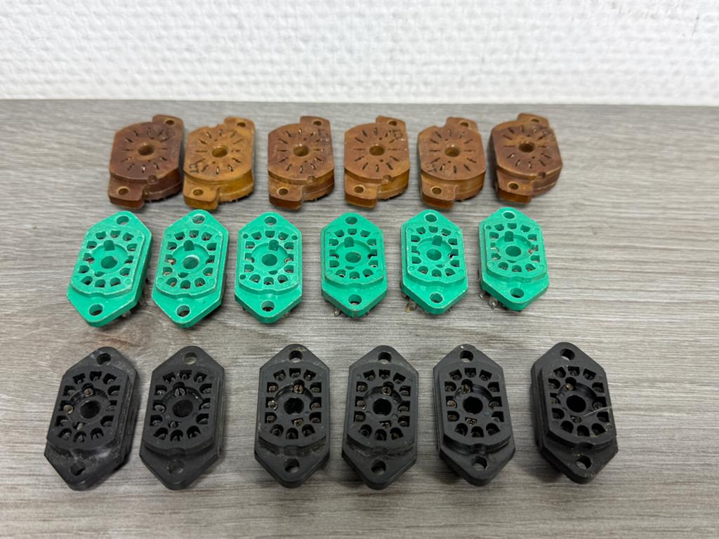 Diverse buisvoetjes tbv Nixie buisjes, Ophalen of Verzenden, Gebruikt