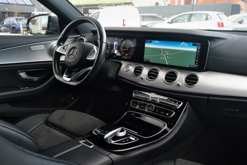 Mercedes-Benz E-Klasse Estate 250 AMG-Line Burmester, Trekha, Auto's, Automaat, Dealer onderhouden, 15 km/l, Gebruikt