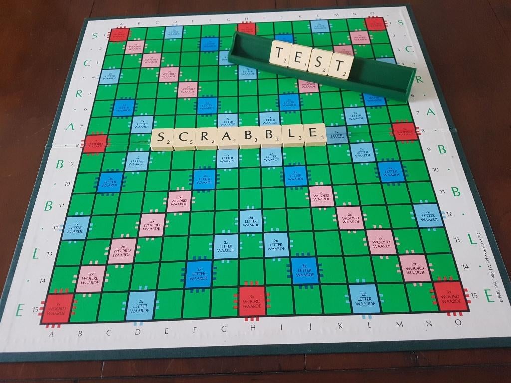 Scrabble original met draaitafel, Hobby en Vrije tijd, Gezelschapsspellen | Bordspellen, Ophalen of Verzenden, Gebruikt