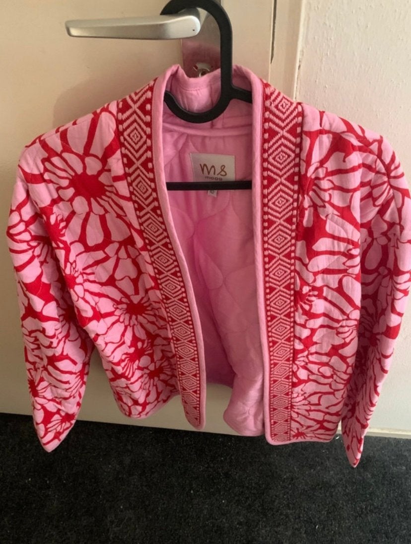 Roze/rode M&S Mode jasje met bloemenprint, maat 42, Maat 42/44 (L), Ophalen of Verzenden, Zo goed als nieuw, MS Mode
