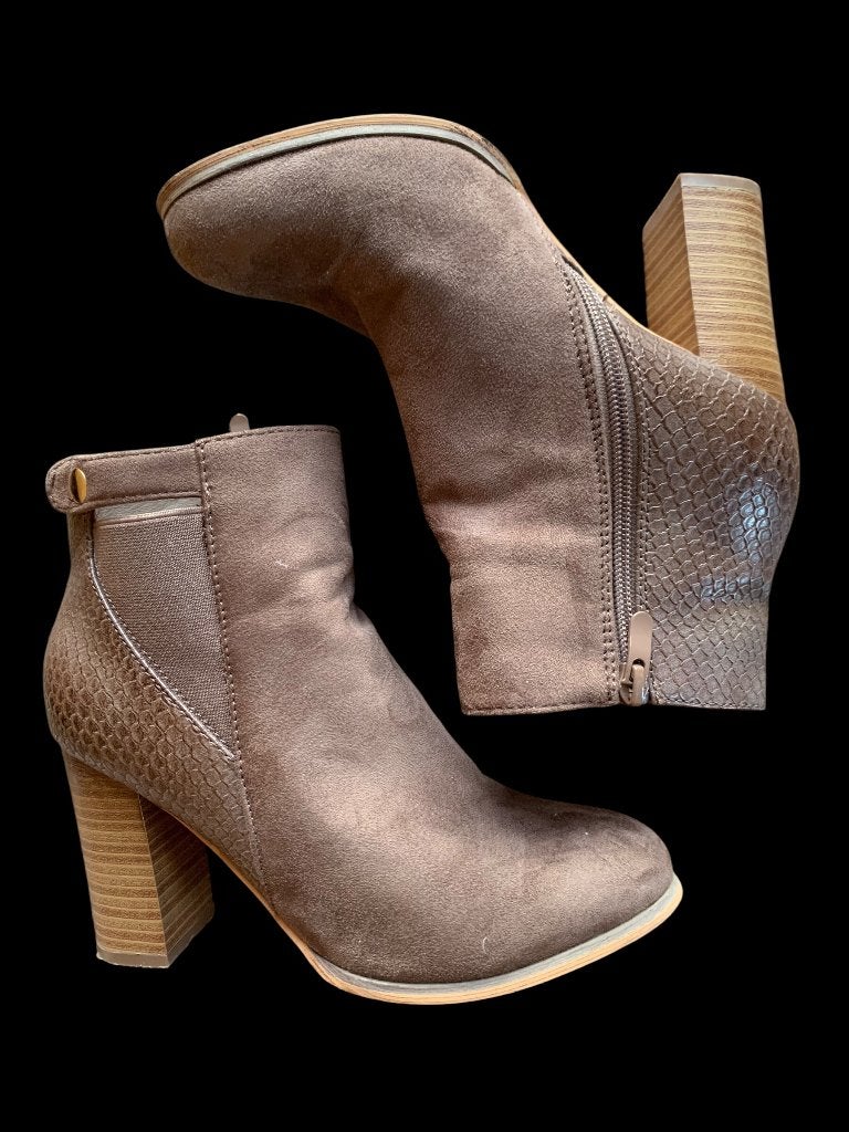 Dames enkellaarsje 37 suede met blokhak bruin, Ophalen of Verzenden, Gedragen, Bruin