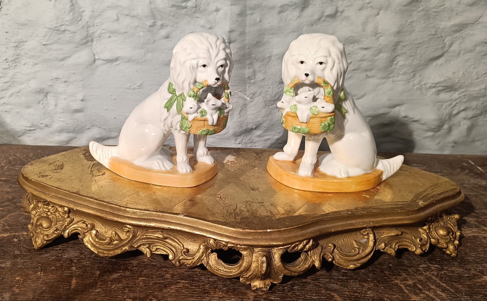 Hoerenhondjes met mandje en biggetjes - 17cm hoog, Ophalen of Verzenden