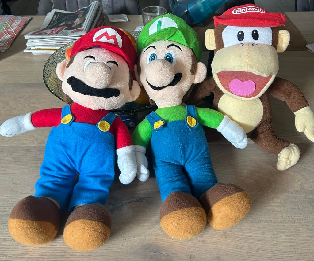 Super Mario, Luigi en aap knuffels - 46 cm en 40 cm, Gebruikt, Ophalen of Verzenden, Nintendo, Middelgroot (20 tot 80 cm)