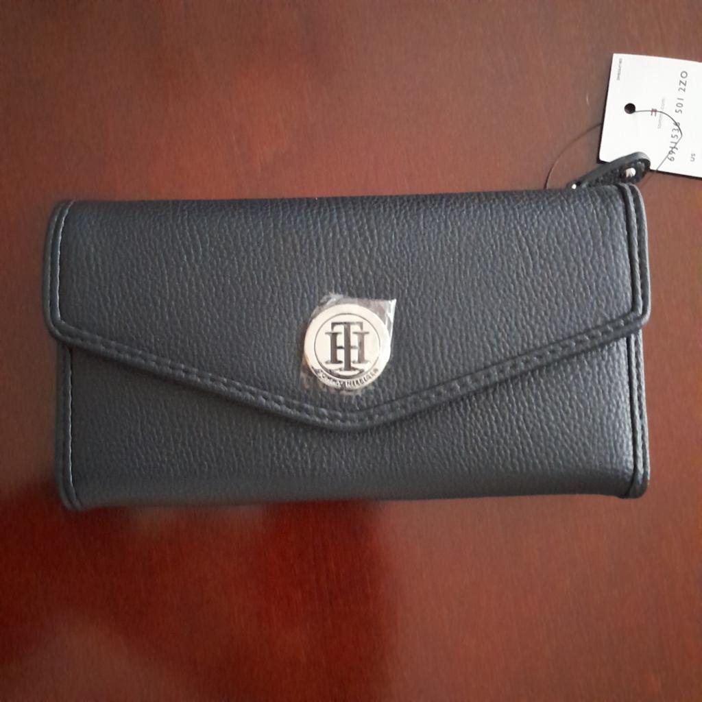 Nieuwe Tommy Hilfiger portemonnee - donkerblauw, Sieraden, Tassen en Uiterlijk, Portemonnees, Ophalen of Verzenden, Nieuw, Zwart