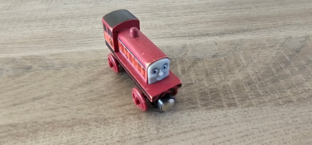 Thomas de trein Hout Dart, Ophalen of Verzenden, Zo goed als nieuw