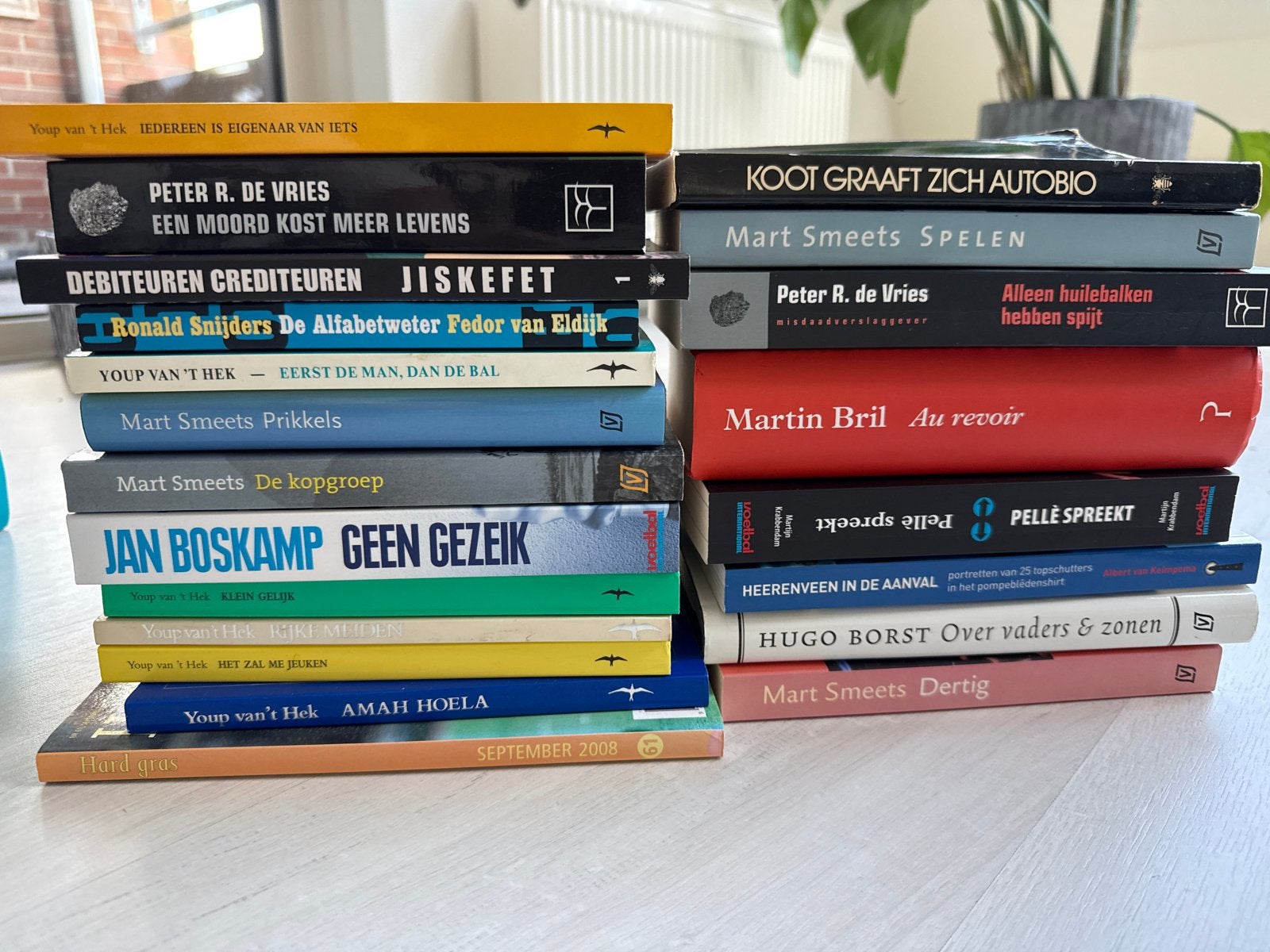 Grote collectie boeken: Peter R. de Vries, Mart Smeets, Youp, Ophalen of Verzenden, Gelezen