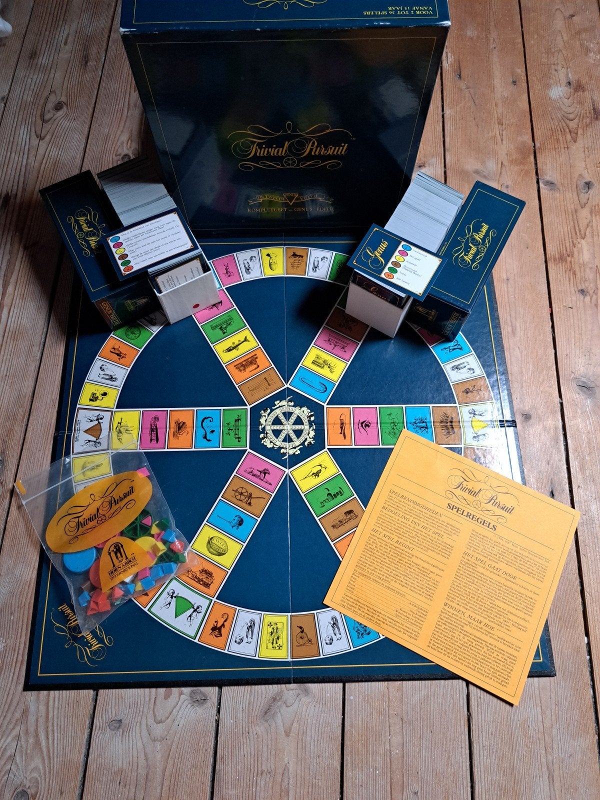 Trivial Pursuit Genus Editie - De Tweede Editie, Hobby en Vrije tijd, Drie of vier spelers, Ophalen of Verzenden, Gebruikt, Parker
