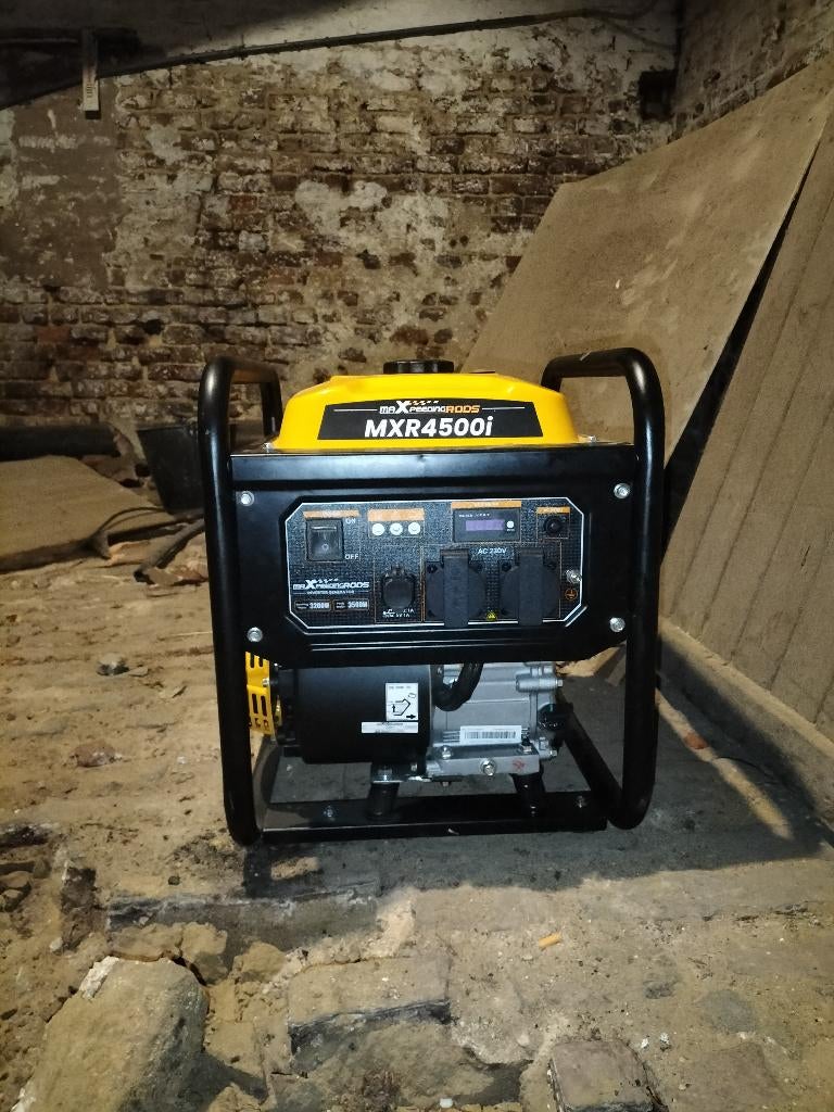 223 cc generator 3.2 kW constant, Ophalen, Zo goed als nieuw