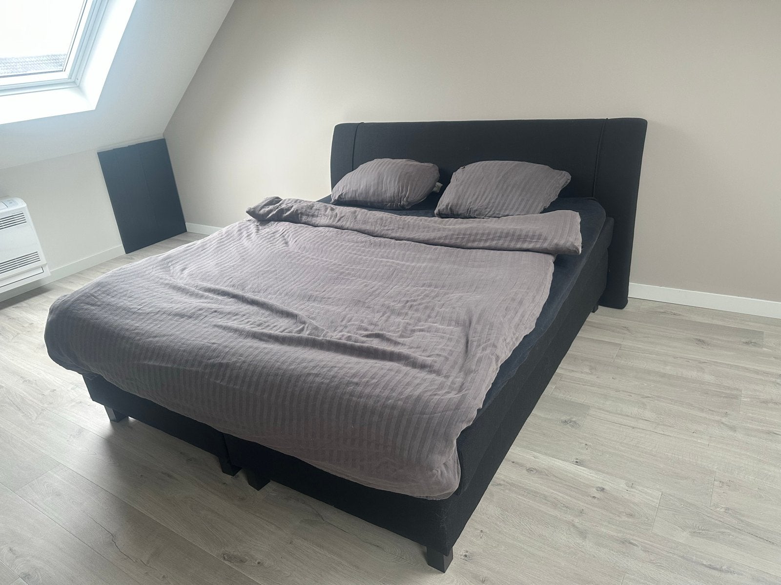 Zwart Boxspring Bed 180x200cm - Comfortabel en Stijlvol, Huis en Inrichting, Ophalen, Gebruikt, Zwart, Tweepersoons