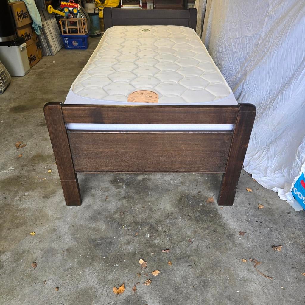Senioren bed in goede staat, 90 cm, Eenpersoons, Bruin, Ophalen of Verzenden