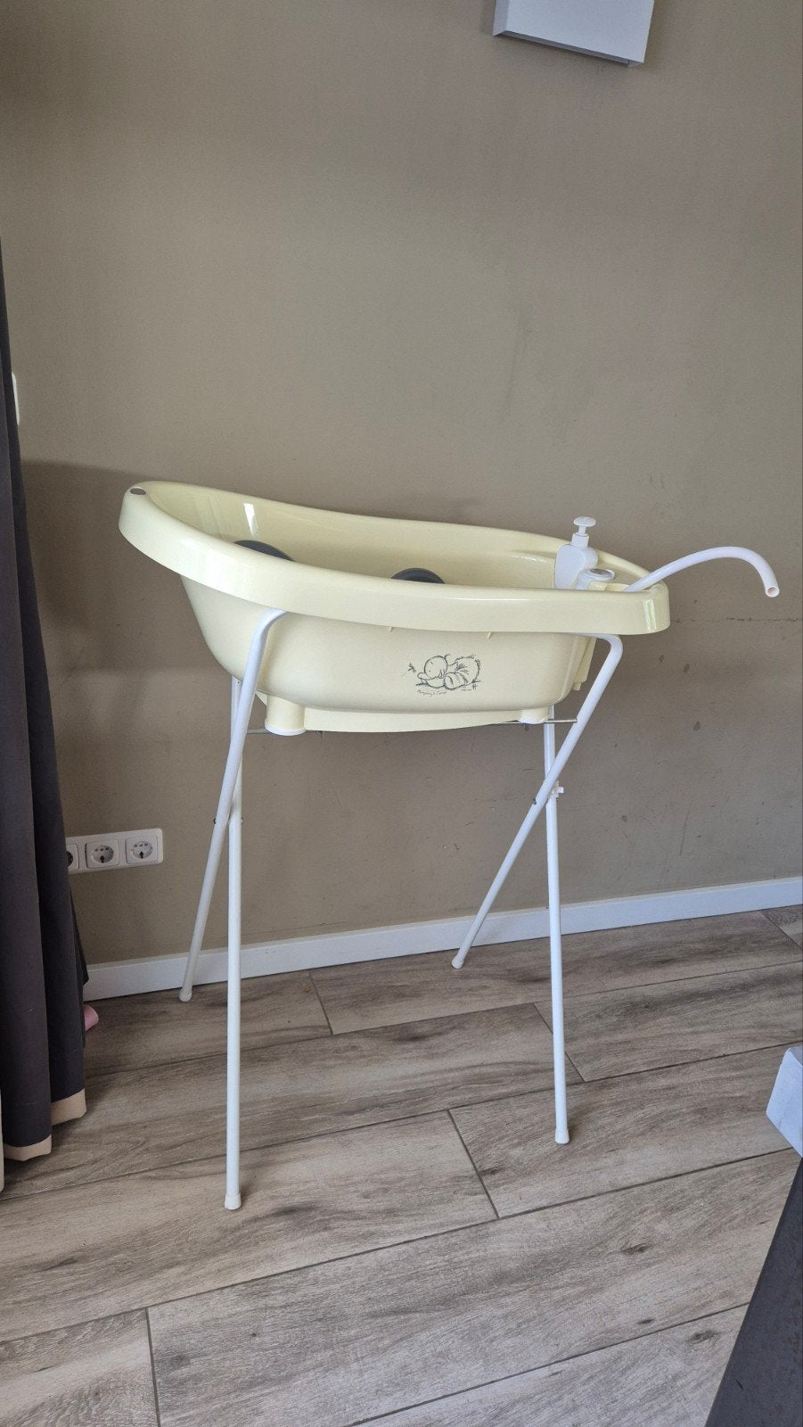 Babybadje met standaard en badzitje, Kinderen en Baby's, Badjes en Verzorging, Ophalen, Gebruikt, Badje, Standaard