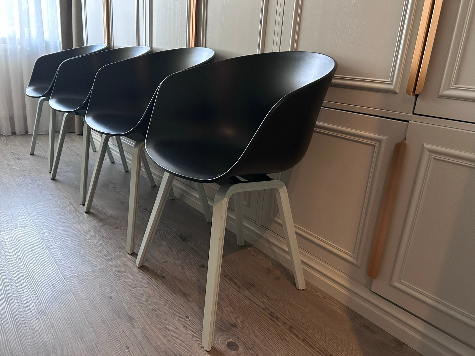 HAY About a Chair AAC22 Zwart/Wit - 4 stuks in nette staat, Ophalen, Kunststof, Gebruikt, Zwart