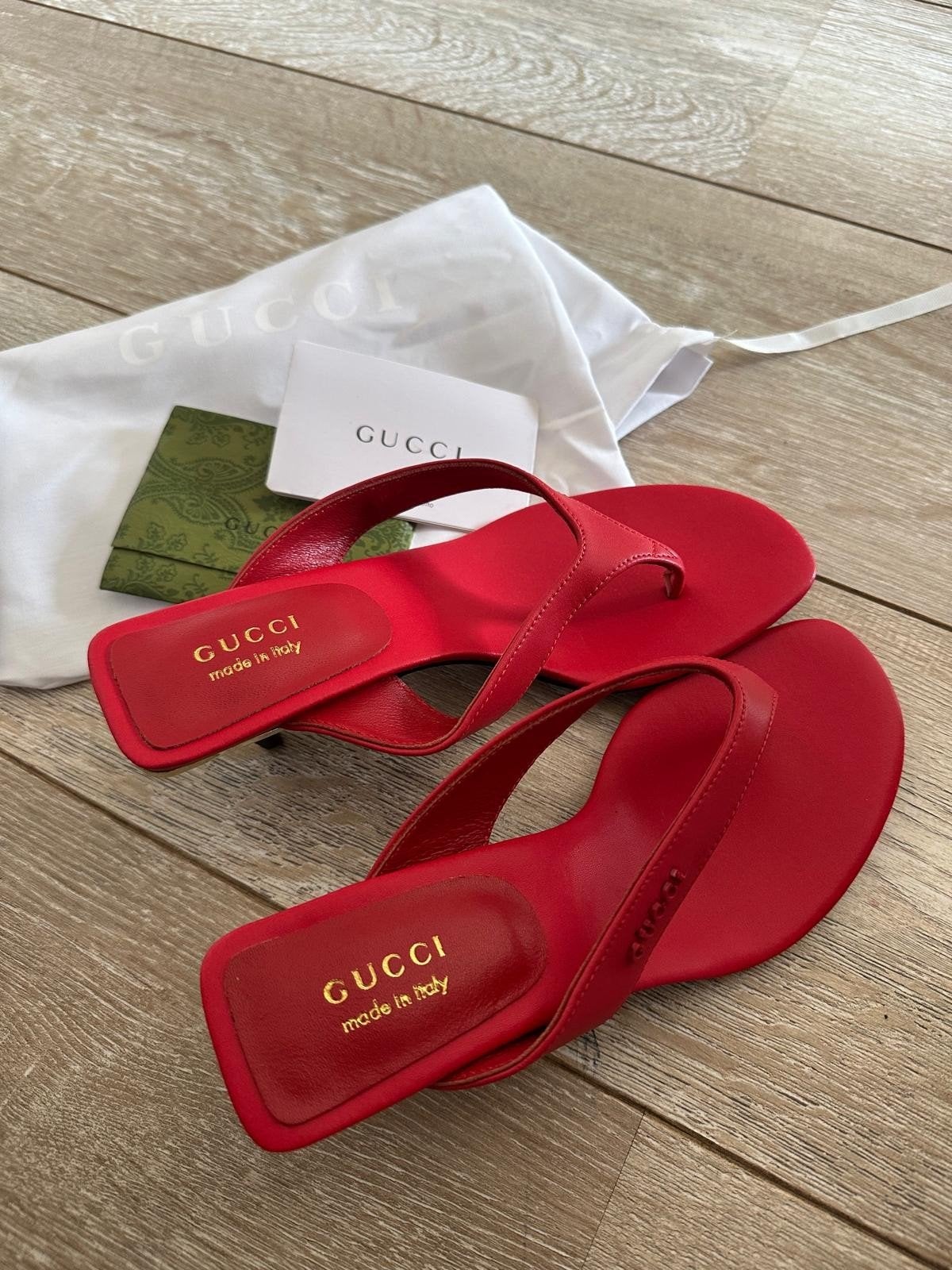 Gucci Victoria teensandalen maat 36 - Nieuw met stofzak, Kleding | Dames, Nieuw, Gucci, Rood, Sandalen of Muiltjes