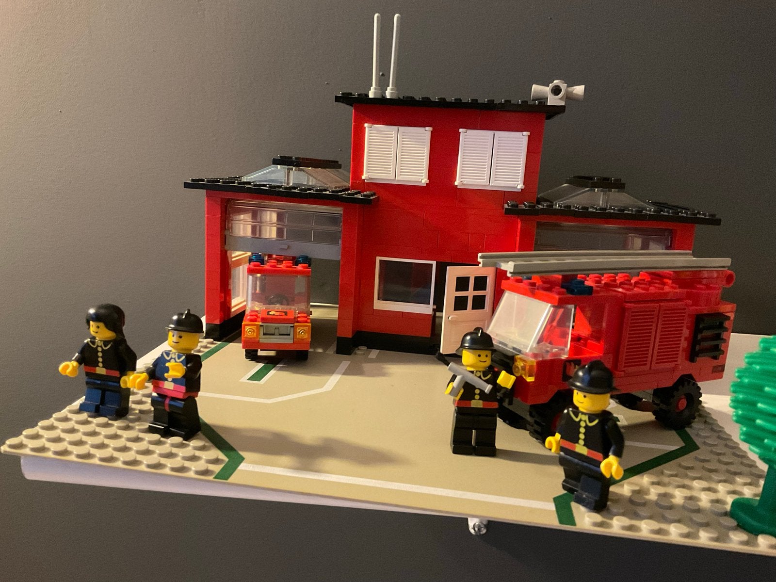 Lego City Brandweerkazerne 6382 (vintage), Lego, Ophalen of Verzenden, Complete set, Inclusief instructies