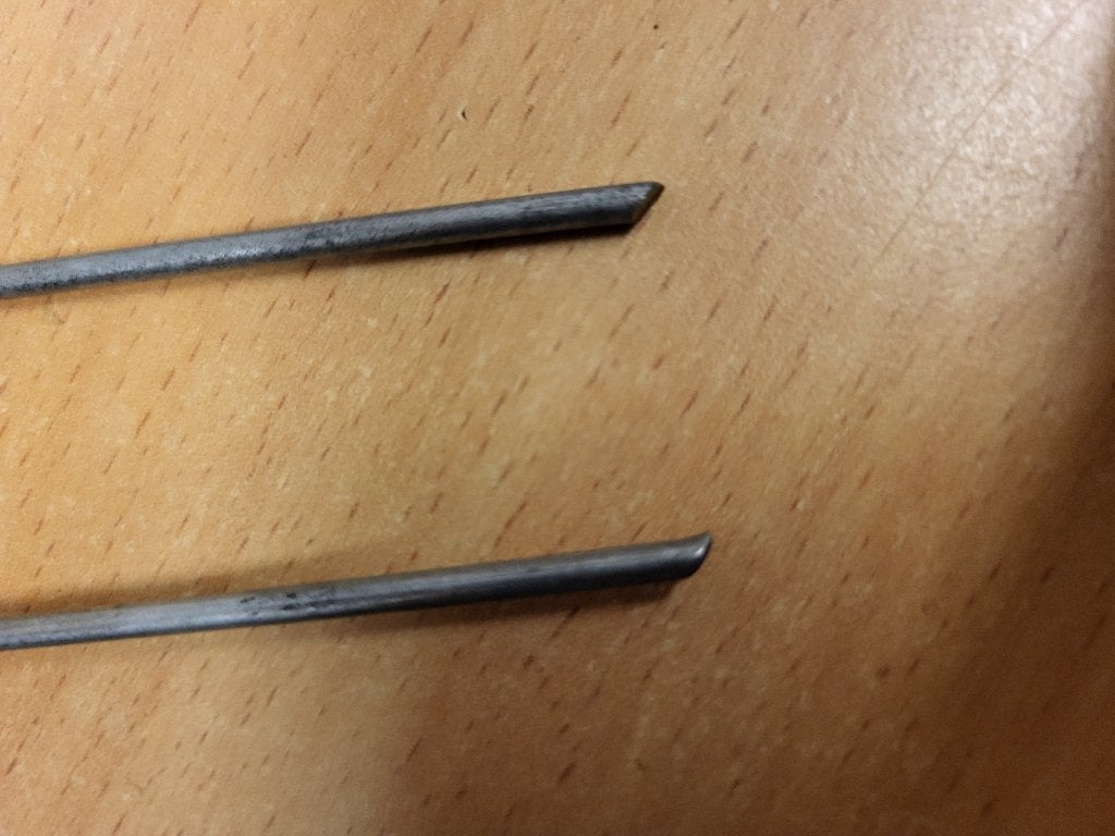 Bbq spiesen.  2 X met kruloog.   Lengte per spies: 32 cm., Ophalen of Verzenden, Nieuw