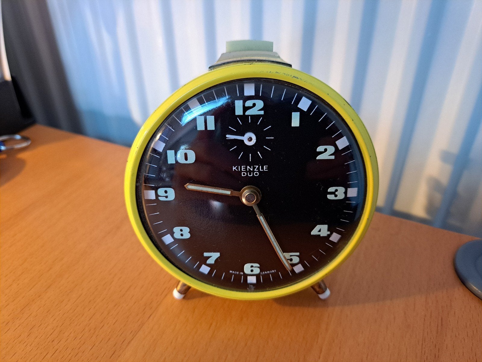 Fraaie vintage Kienzle Duo Wekker - Geel, Antiek en Kunst, Ophalen of Verzenden
