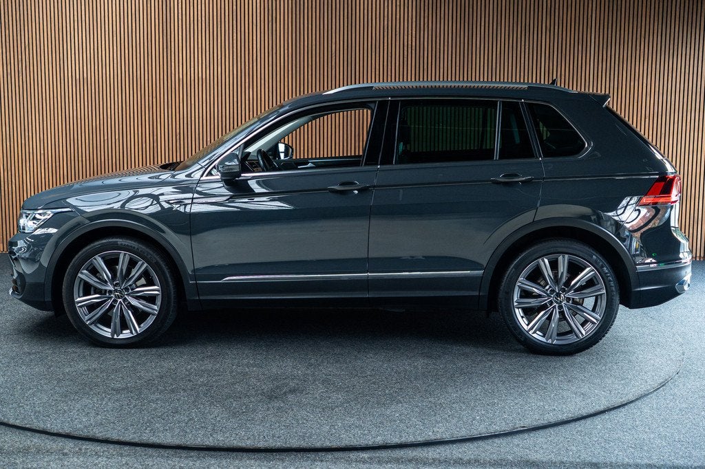 Volkswagen Tiguan 2.0 TSI 4M Alcantara leer Virtual 360 PDC, Gebruikt, 4 cilinders, 1984 cc, Bedrijf