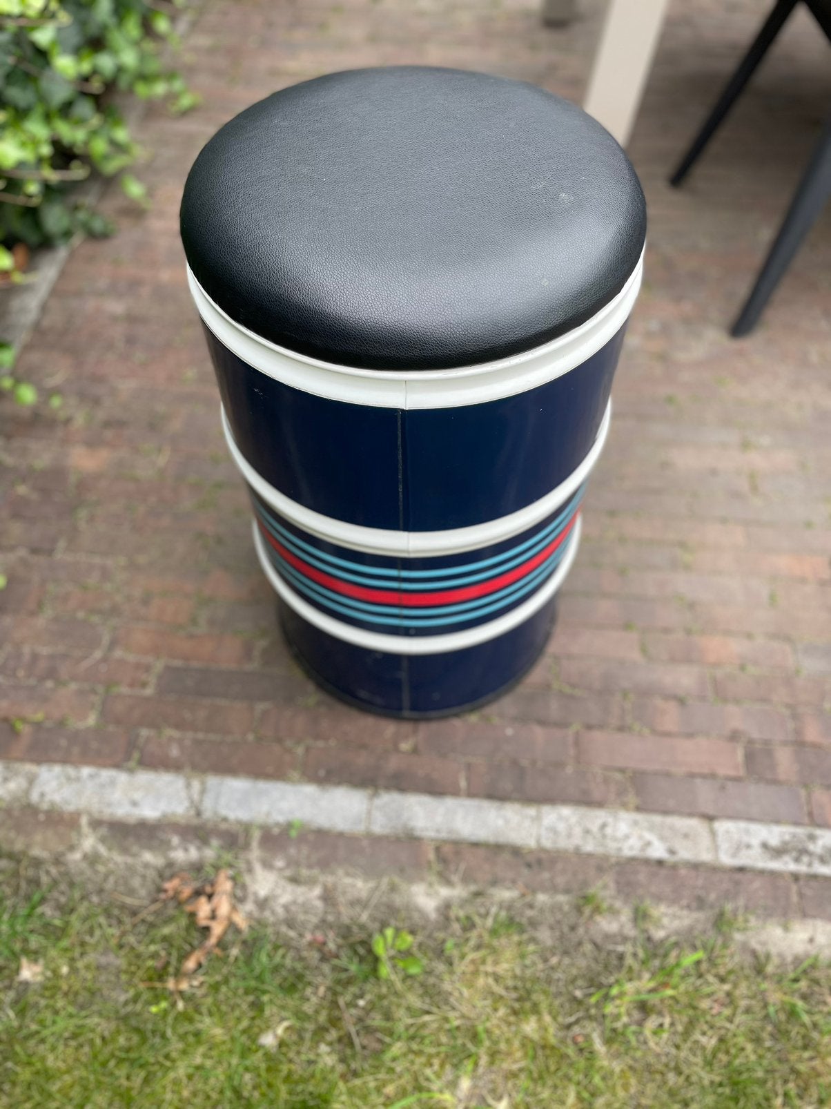 Porsche Martini Racing Barrel Seat – Olievat Kruk – Mancave, Ophalen of Verzenden, Zo goed als nieuw, Eén
