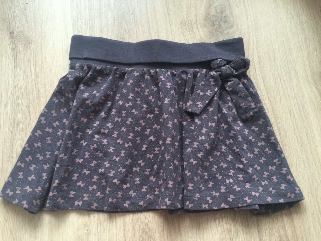 MEXX taupe rok cirkelrok joggingstof en een strikje 134-140, Mexx, Meisje, Nieuw, Ophalen of Verzenden
