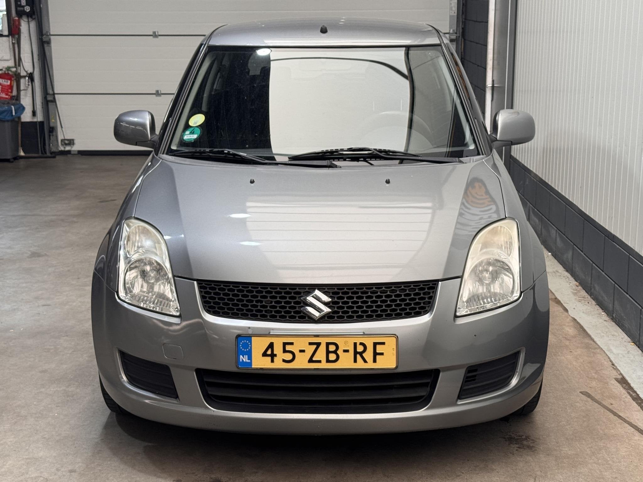 Suzuki Swift 1.3 Cool, Auto's, Stof, Gebruikt, 31 €/maand, Emergency brake assist