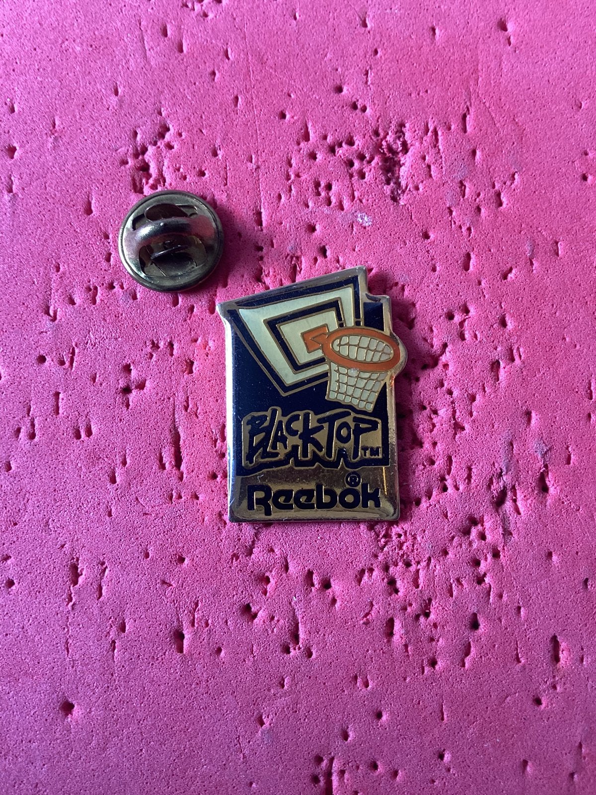 Pin Blacktop Reebok (basketbal), Verzenden, Zo goed als nieuw, Merk, Speldje of Pin