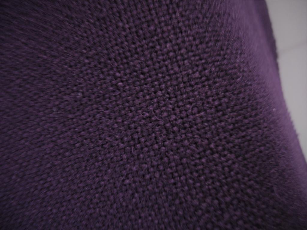 Camira Advantage AD116; paars; 2,98 meter meubelstof NU 75€, Wol, 120 cm of meer, Paars, Ophalen of Verzenden