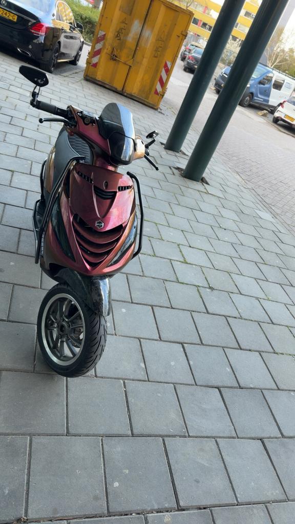 Zip 4t in onderdelen, Fietsen en Brommers, Scooters | Piaggio, Ophalen of Verzenden, Zo goed als nieuw, Benzine, Zip
