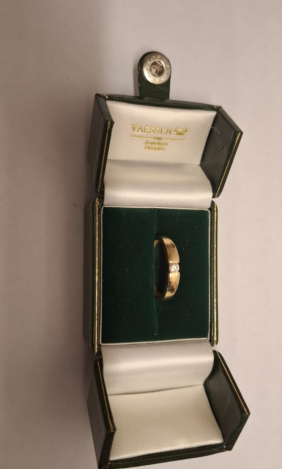 Gouden ring met briljant 0,15 cr, Ophalen of Verzenden, Zo goed als nieuw, 17 tot 18, Dame