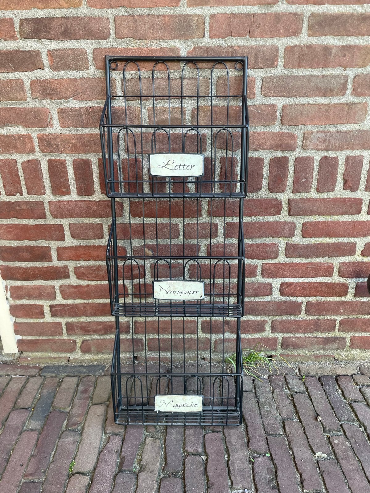 Metalen wandrek met 3 vakken voor post, kranten, tijdschrift, Ophalen, Metaal, Industrieel, Gebruikt