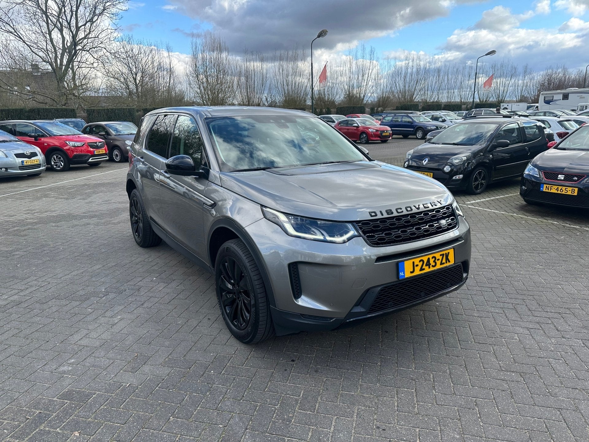Land Rover Discovery Sport P300e 1.5 SE parkeersensoren voor, Auto's, Dealer onderhouden, Adaptive Cruise Control, Euro 6, Discovery Sport