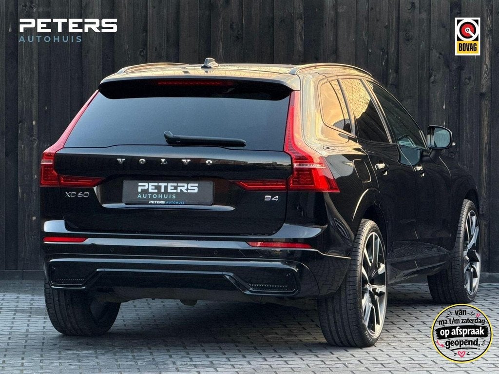 Volvo XC60 2.0 B4 Plus Dark| Facelift| Trekhaak| vol opties|, 12 maanden, 4 cilinders, Automatische klimaatregeling, 14 km/l