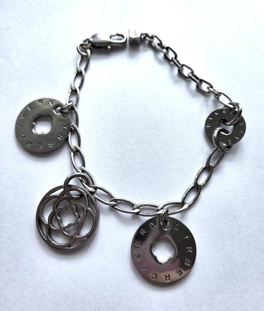 Mooie armband met bedels van DYRBERG KERN, Ophalen, Overige materialen, Zo goed als nieuw, Met bedels of kralen
