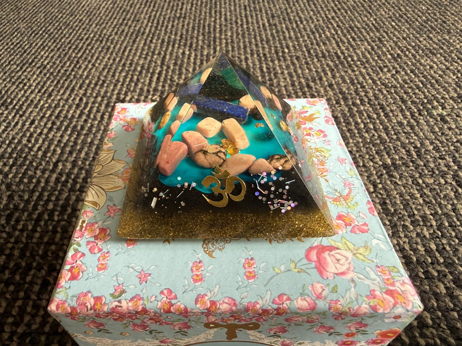 Orgonite pyramide, Ophalen, Zo goed als nieuw