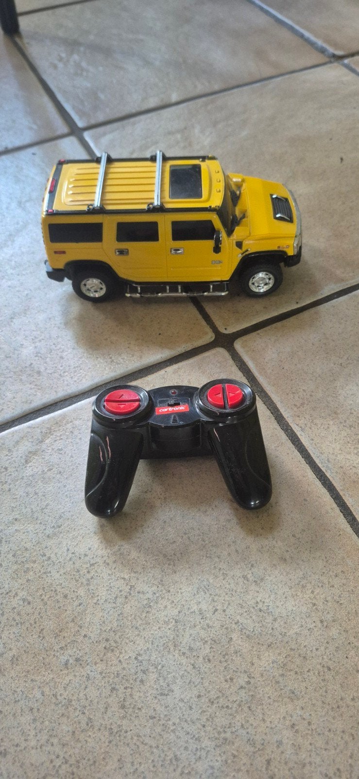 Gele RC Hummer H2 met afstandsbediening, Elektro, Gebruikt, Auto offroad, Ophalen of Verzenden