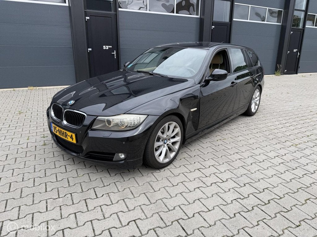 BMW 3-serie Touring 318d Corporate Lease Business automaat, Auto's, BMW, Automaat, 4 cilinders, Zwart, Origineel Nederlands