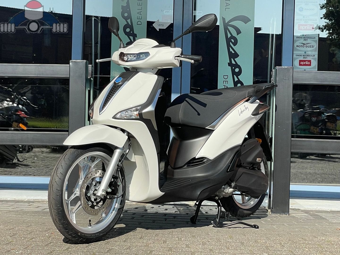 Piaggio Liberty 50 Bianco Luna 4t iget, Ophalen, Overige modellen, Maximaal 45 km/u, PIAGGIO