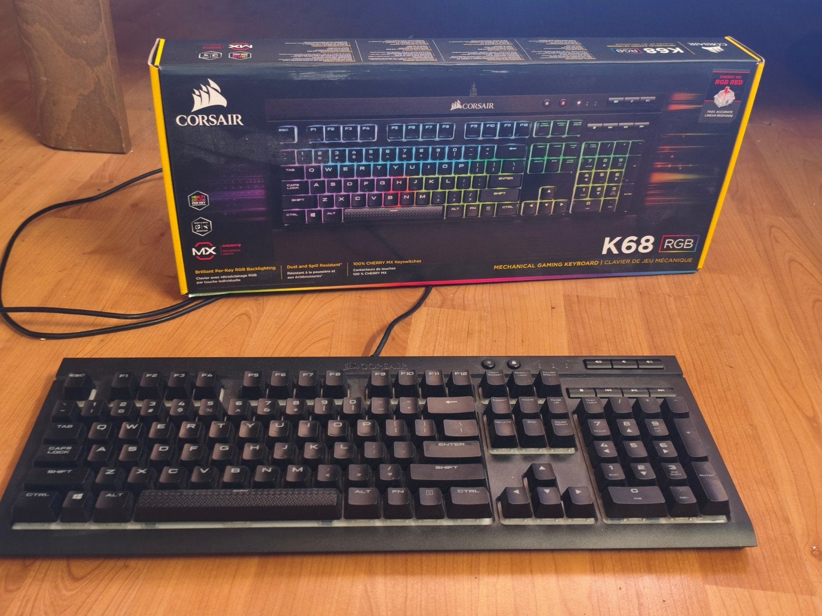 Corsair K68 RGB Mechanisch Gaming Toetsenbord, Computers en Software, Multimediatoetsen, Ophalen of Verzenden, Zo goed als nieuw
