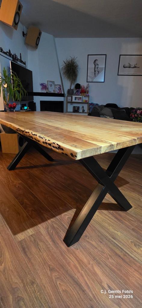 Eettafel Acacia hout 200 cm met industriële X-poten, Huis en Inrichting, Tafels | Eettafels, 200 cm of meer, 50 tot 100 cm, Zo goed als nieuw
