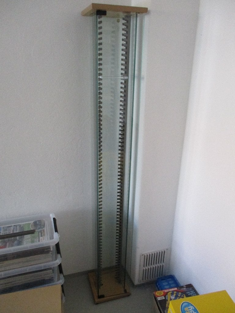 cd-rek / vitrinekastje, Ophalen, 25 tot 75 discs, Cd's, Glas