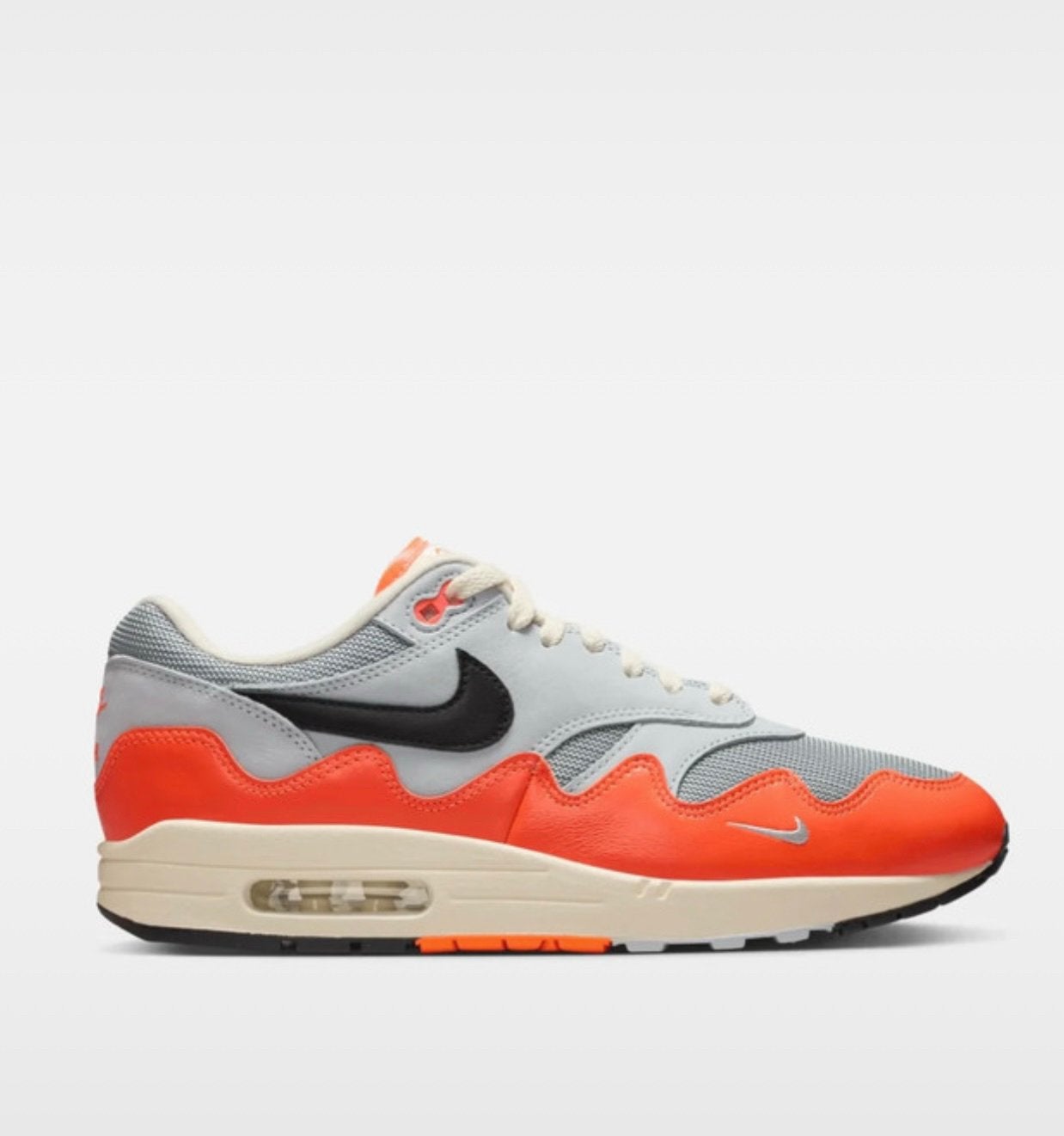 Patta x Nike Air Max 1 ‘Hyper Crimson’ - maat 45, Kleding | Heren, Schoenen, Product.Safety.ENEA@nike.com, Overige kleuren, Nieuw